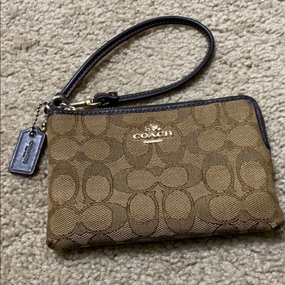 Coach Handbags - Coach Wristlet